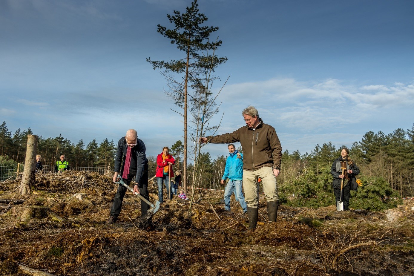 Rients Ranzen Ritskes plant de eerste boom